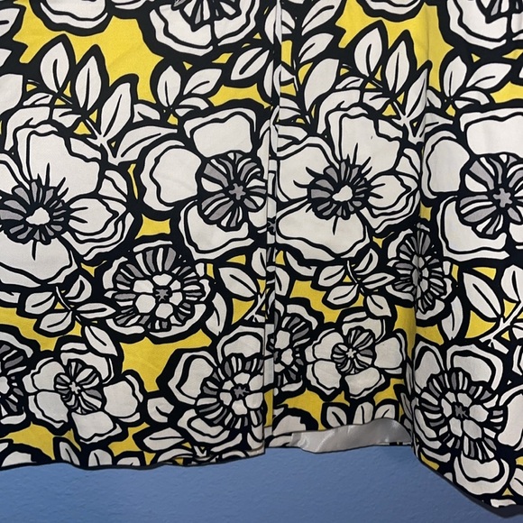 Hearts of Palm Yellow Floral Print Cropped Blazer 14. D - Picture 6 of 6